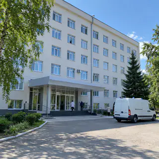 Лікарні й клініки: захисна плівка на вікна будівлі (ілюстрація)