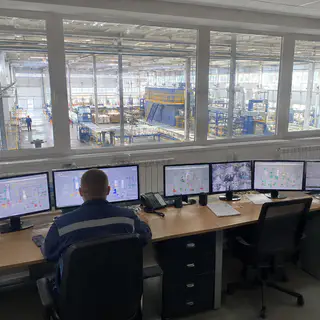 Бронеплівка 12 mil на панорамному склі пункту керування (ілюстрація)