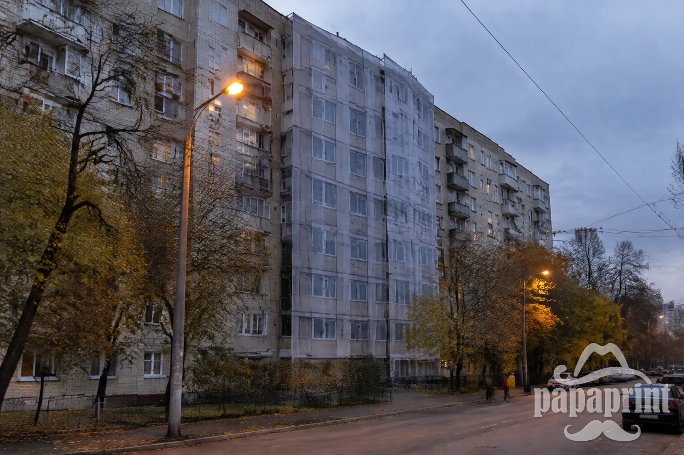Как закрыть поврежденный фасад сеткой: порядок работ и согласования